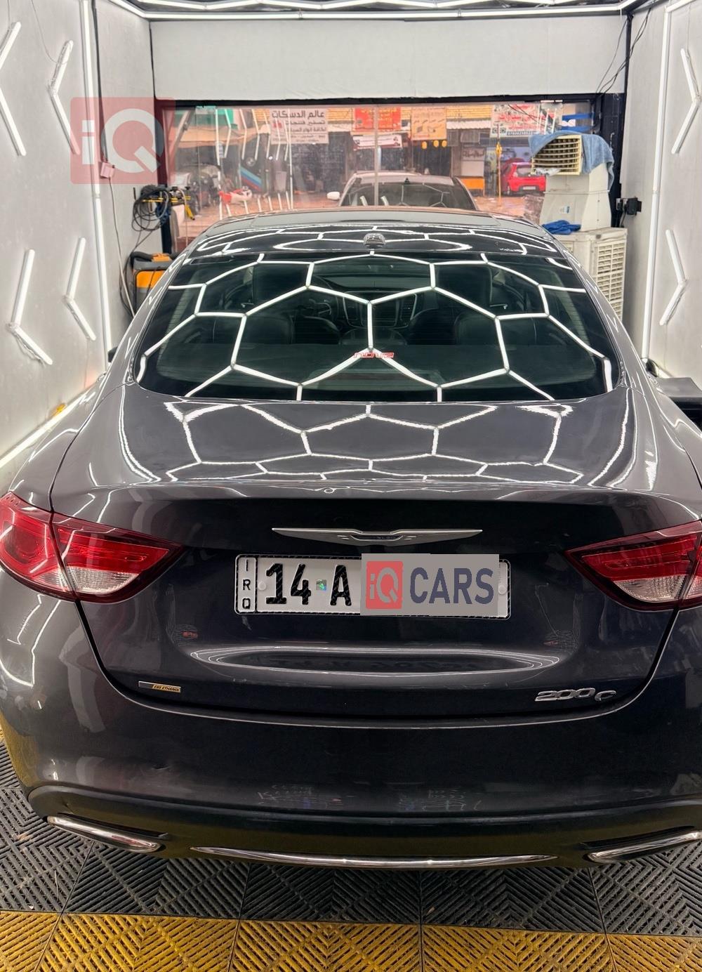 کرایسلەر 200